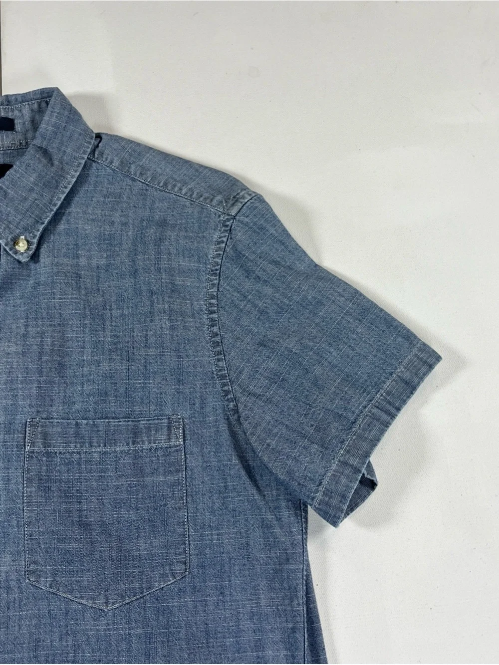 J Crew Chambray Shirt Short Sleeve Button Down Slim Fit Pocket Blue Men’s S